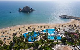 Sandy Beach Hotel & Resort  4*